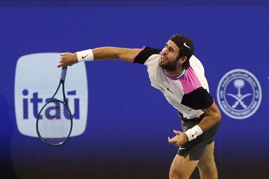 Melhores apostas do ATP Rotterdam, incluindo Khachanov x Munar