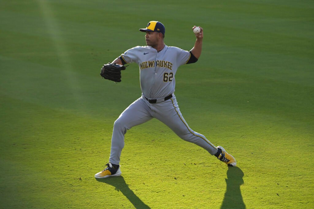 Montanhas Rochosas contratam José Quintana