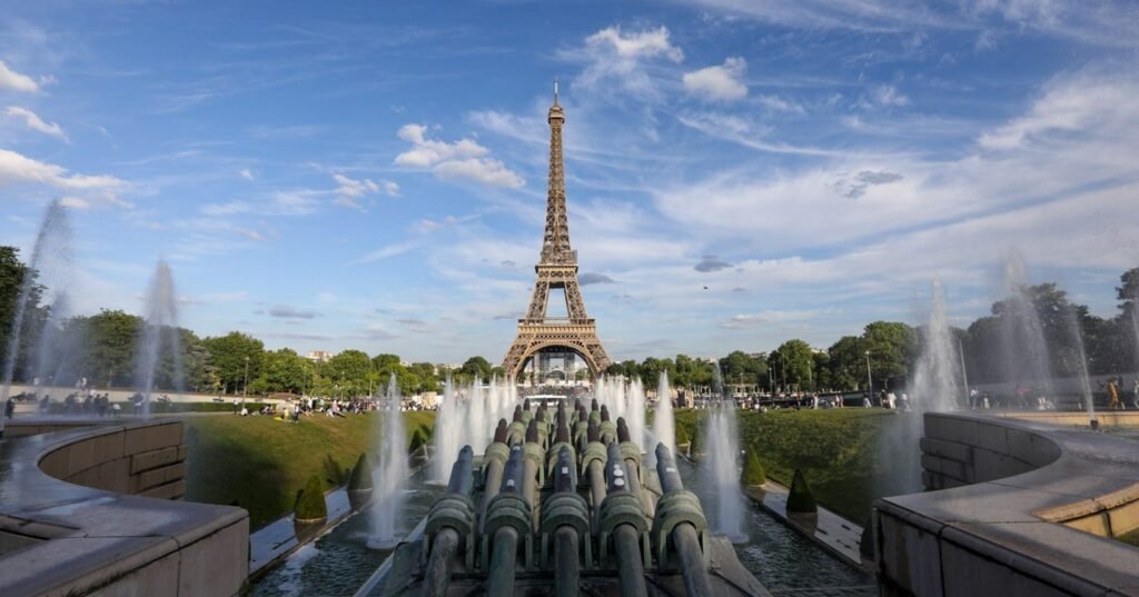 França 🇫🇷 Voos para Paris a partir de R$ 3.612 ida e volta saindo do Nordeste ou R$ 4.064 saindo de São Paulo e mais cidades!