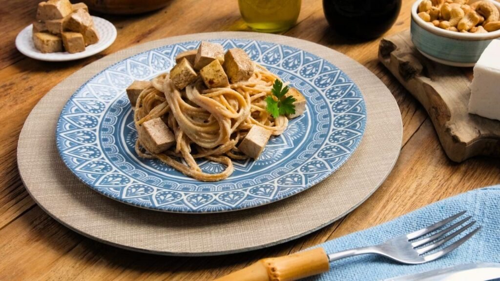 tofu garante cremosidade e proteína na versão vegana
