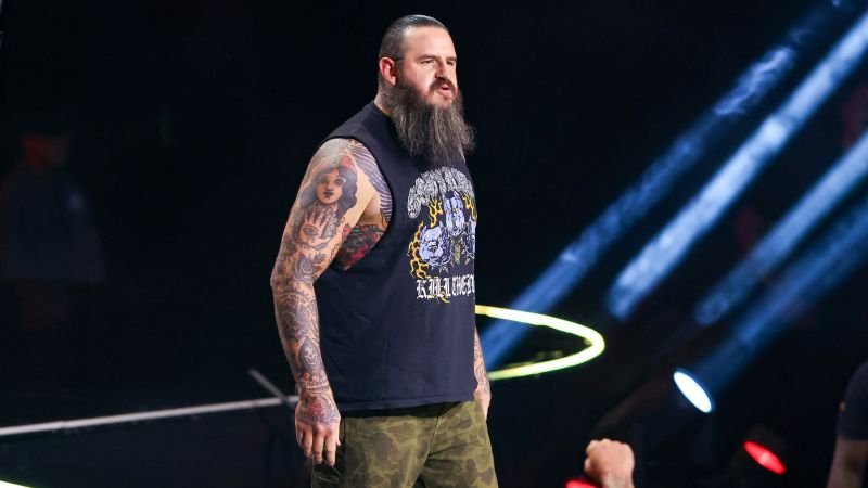 O novo movimento que agita o wrestling profissional: cantos anti-ICE