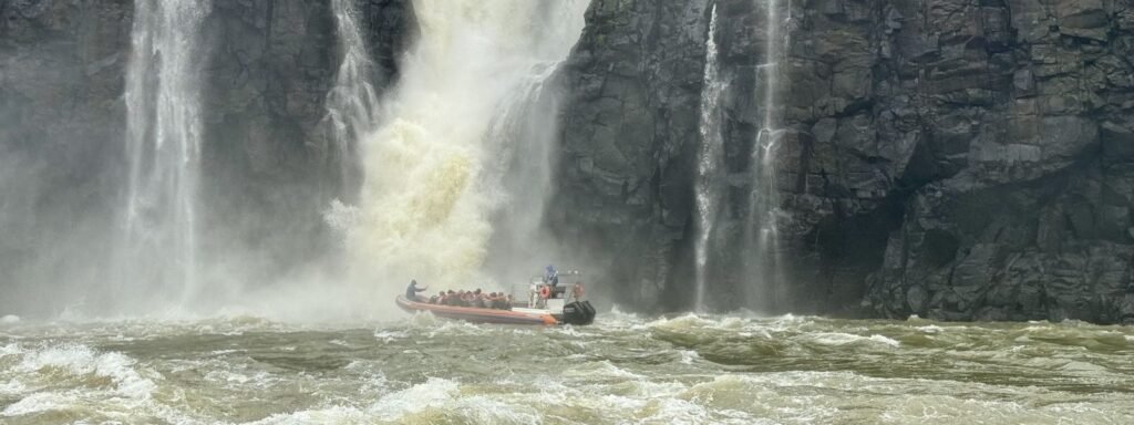 tudo sobre o passeio de barco nas Cataratas do Iguaçu