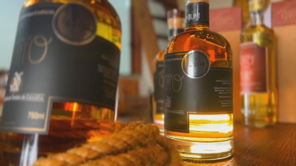 Alambiques preservam a tradição da cachaça artesanal