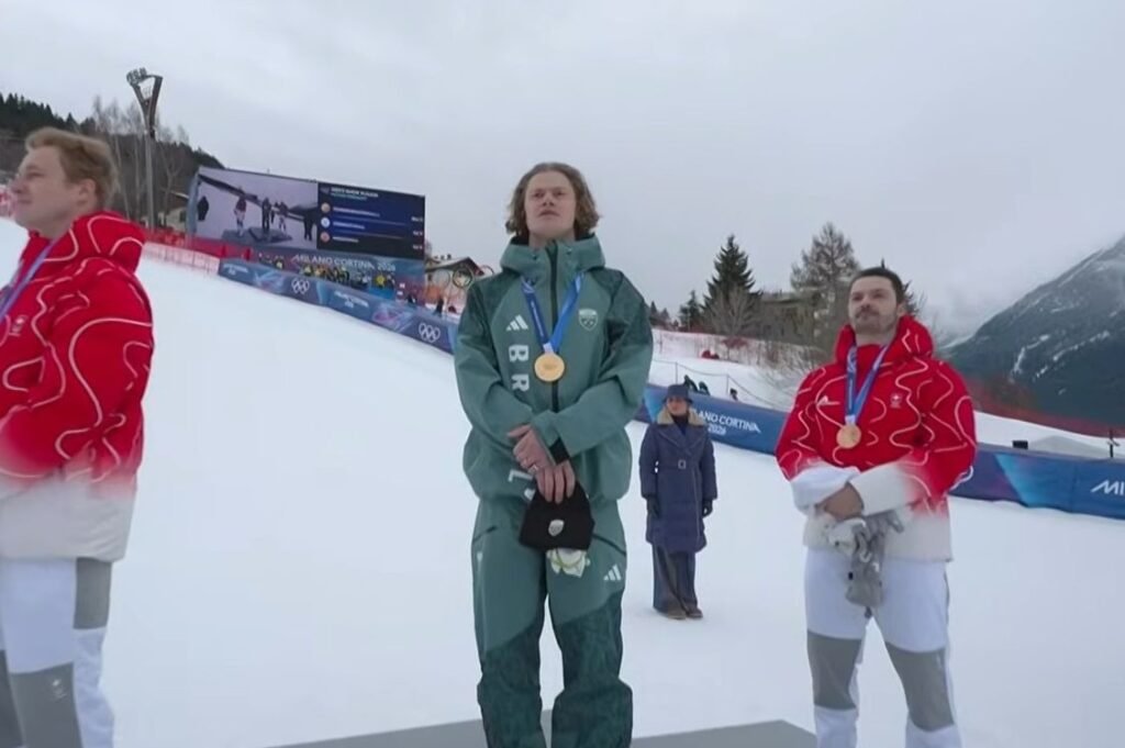 VÍDEO:“Tema da Vitória” toca após ouro de Pinheiro nas Olimpíadas