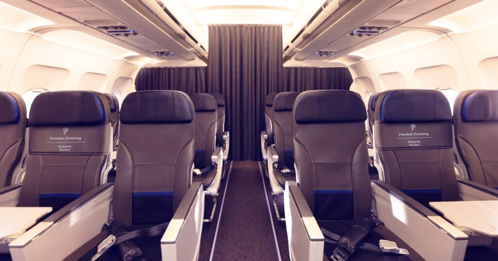 Latam tem voos pelo Brasil em classe Premium Economy a partir de R$ 554 ida e volta!