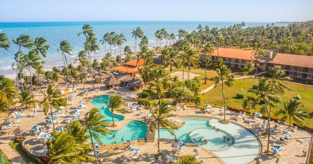 garanta 15% OFF no Salinas Maragogi ou Japaratinga Lounge com crianças grátis!