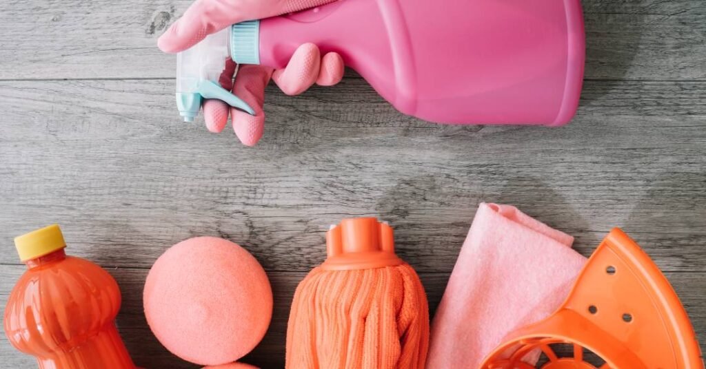 Você reutiliza embalagens na limpeza? Pare agora mesmo!