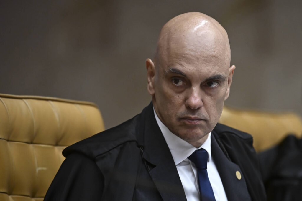 Vorcaro relatou encontro com Moraes em conversa - 05/03/2026 - Economia