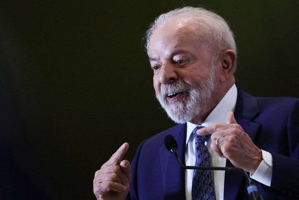 Lula defende fim da 6x1 em discurso para mulheres na TV - 07/03/2026 - Economia