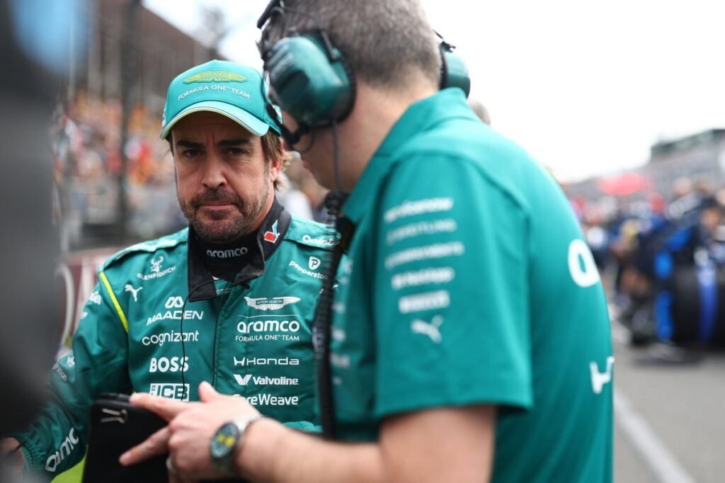 Alonso exalta largada, mas é realista sobre Aston-Honda