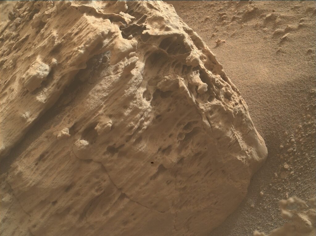 Blog Curiosity, Sols 4825-4831: Explorando as Fronteiras