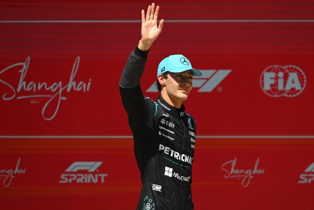 Russell celebra vitória na China e se surpreende com Hamilton