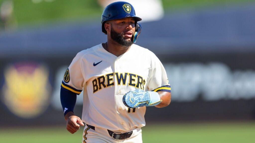 Brewers colocam OF Jackson Chourio em IL devido a fratura na mão