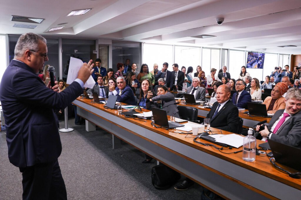 O circo da CPMI do INSS não deu em nada - 31/03/2026 - Rômulo Saraiva