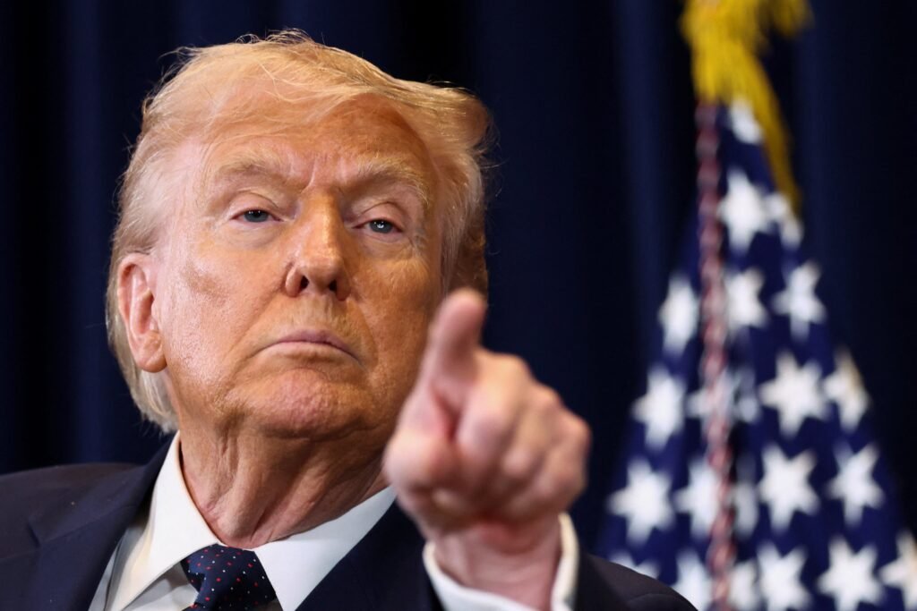 Trump diz que EUA 'dizimaram o Irã' e pede que países cuidem de Ormuz