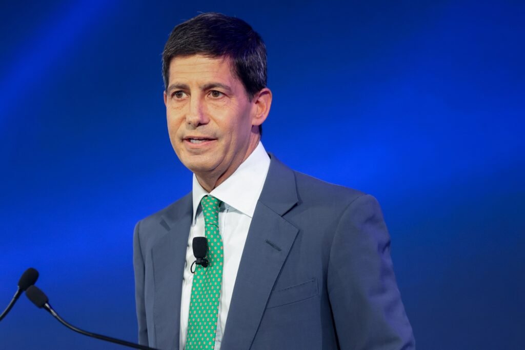 Trump indica oficialmente Kevin Warsh para a presidência do Fed