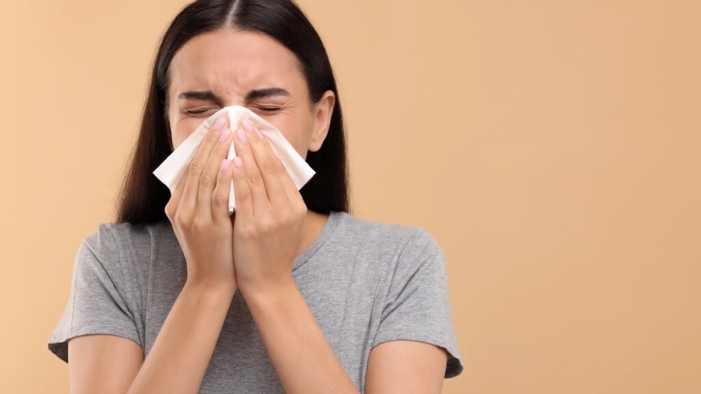 Como o calor e a umidade agravam crises alérgicas?