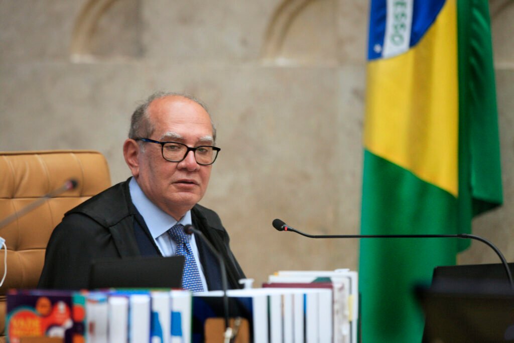 Gilmar se emociona e diz que Brasil tem “dívida” com Alexandre de Moraes
