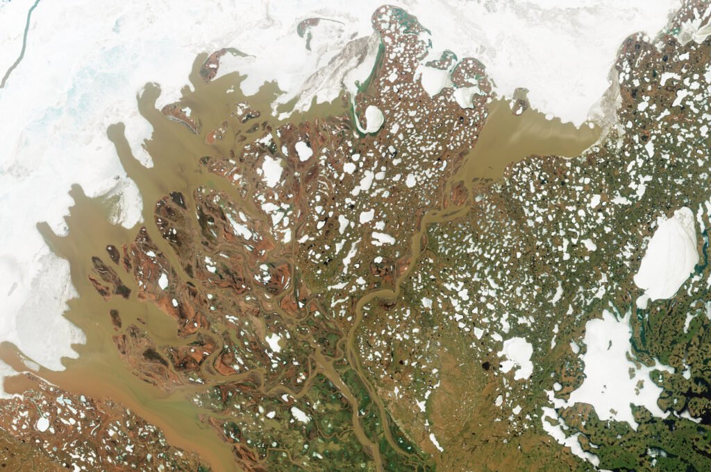 Rastreando o fluxo de água doce do Ártico a partir do espaço