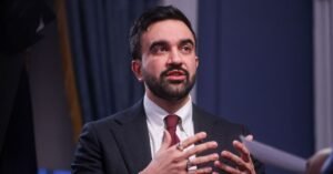 Em uma grande reversão, Zohran Mamdani diz às agências de Nova York para usarem o TikTok