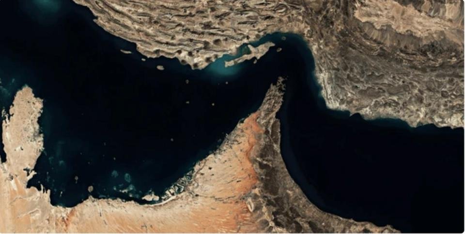 Bitcoin detém US$ 67.500 enquanto Trump sinaliza que pode encerrar a guerra do Irã com Ormuz ainda fechada