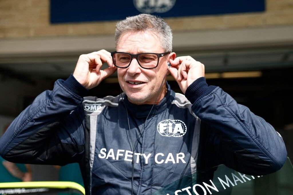 Piloto do safety car é homenageado ao atingir marca histórica