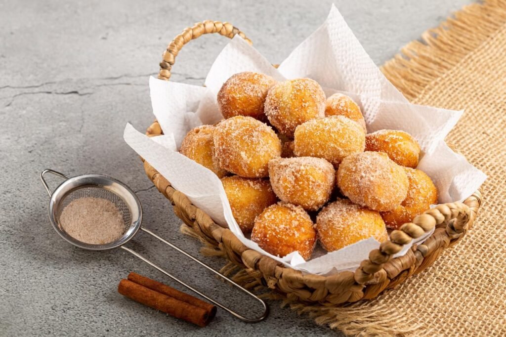 Bolinho de chuva igual ao da vovó que derrete na boca; veja receita