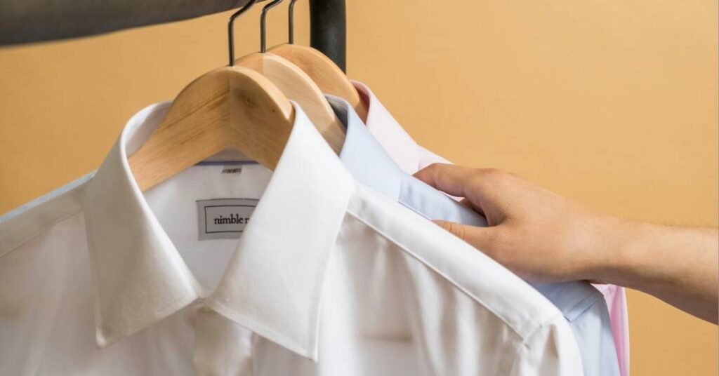 Como tirar manchas amareladas da roupa: guia definitivo para roupas brancas e coloridas