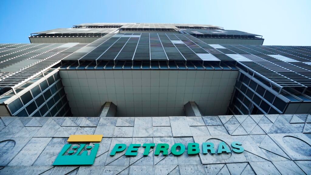 Lucro da Petrobras quase triplica em 2025 e chega a R$ 110,1 bilhões