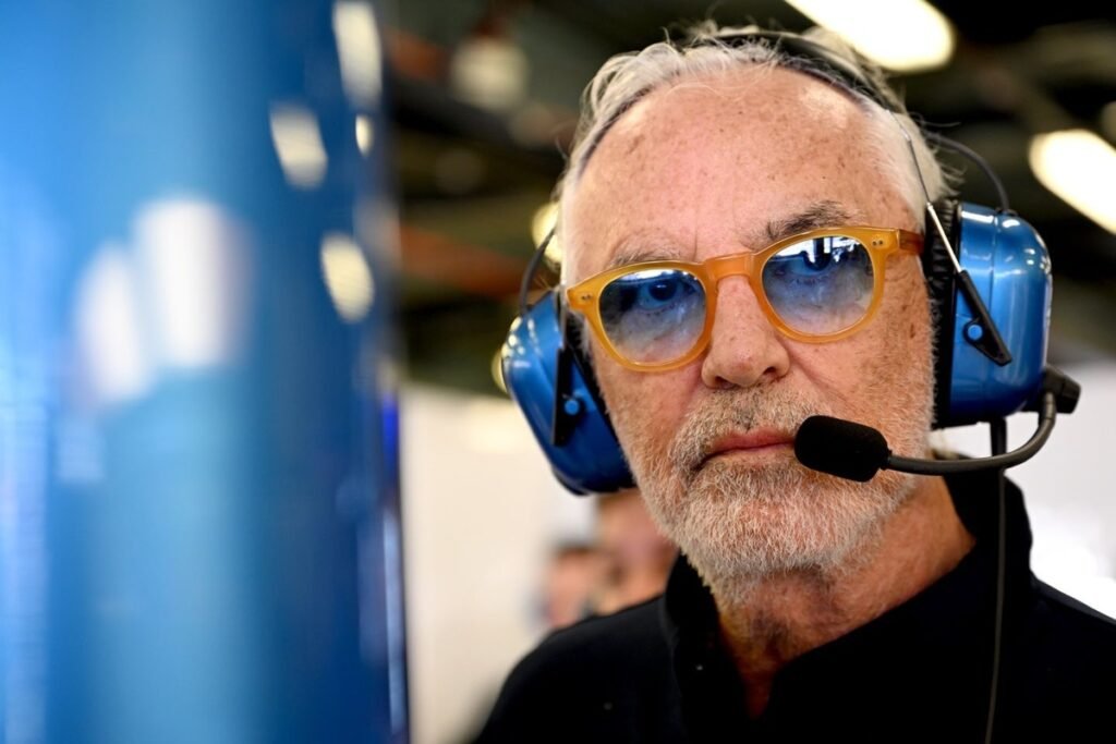 Briatore expressa decepção com desempenho da Alpine em 2026