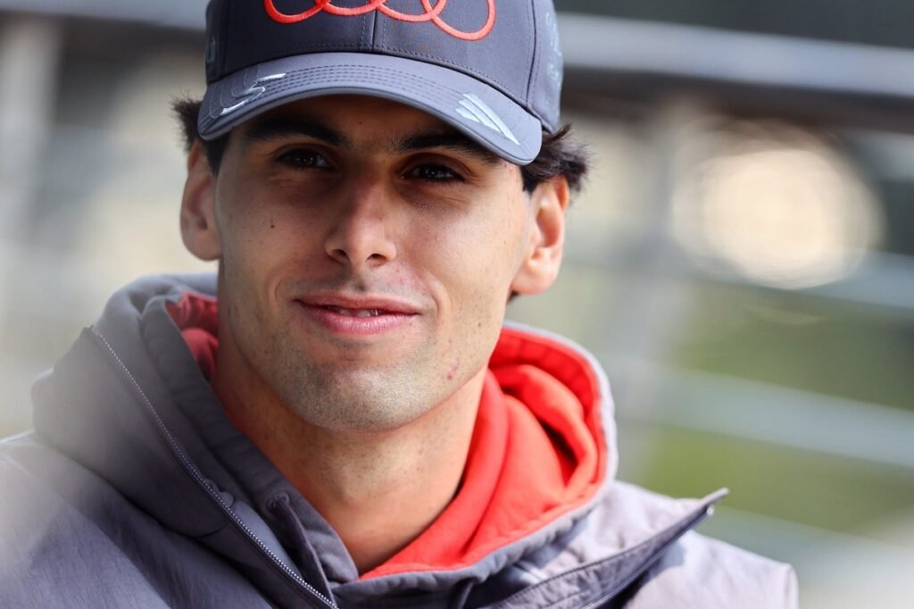 Bortoleto destaca evolução pessoal e projeta GP da China