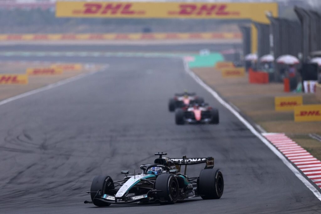 Quão perto a Ferrari está da Mercedes após China?