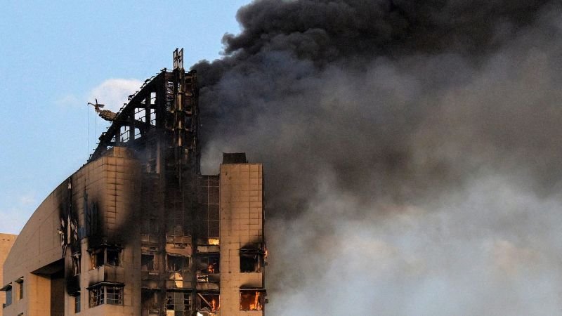 Atualizações ao vivo: Notícias da guerra no Irã: Irã promete vingança após chefe de segurança morto em ataque israelense