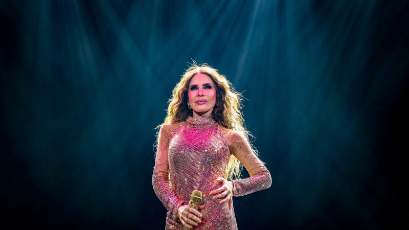 Gloria Trevi transforma seu aniversário em uma festa latina no BMO Stadium em Los Angeles