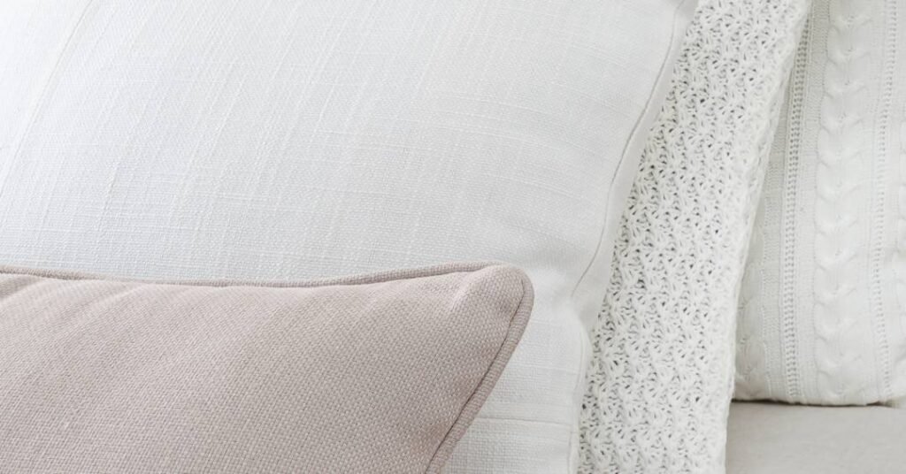 Como limpar travesseiros: guia completo para higienização e saúde