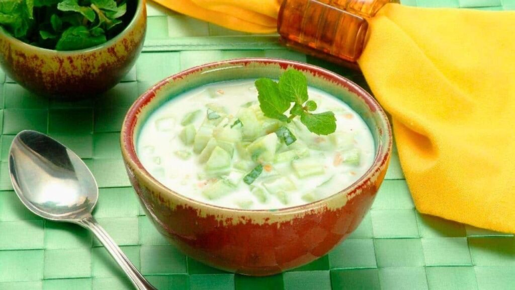 Não curte sopa? Veja 3 sopas frias que vão te fazer mudar de ideia!