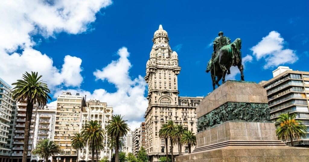 Uruguai! Azul estreia voos diretos entre Belo Horizonte e Montevidéu