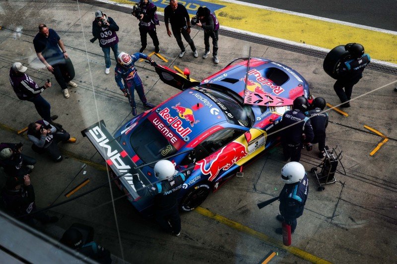 Carro de Verstappen é desclassificado após vitória em Nurburgring