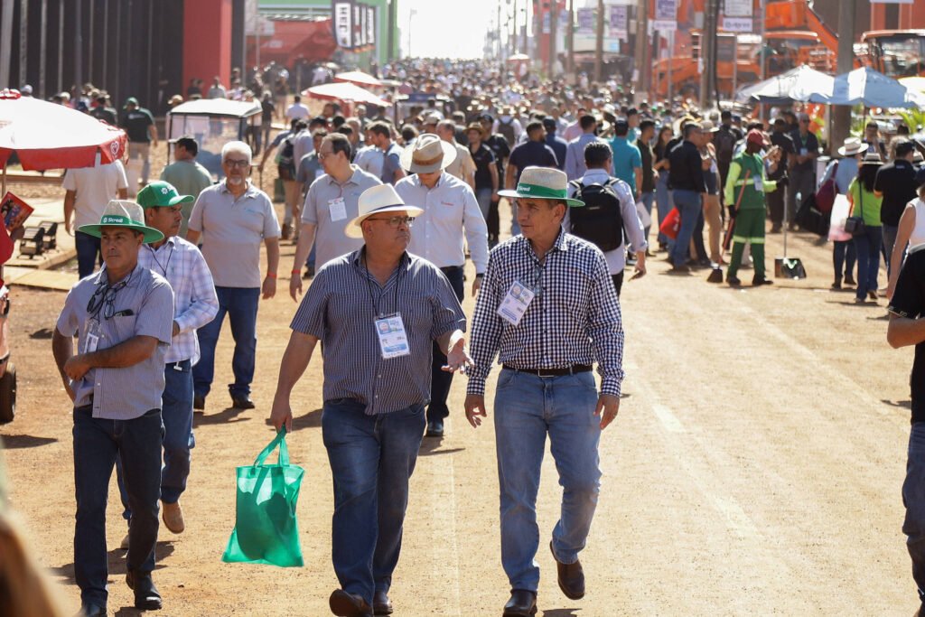 Agrishow: marcas apresentam máquinas a etanol e biometano - 27/04/2026 - Economia