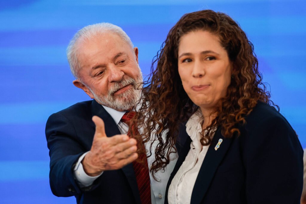 Reestruturação de carreiras do governo é incremental - 07/04/2026 - Economia