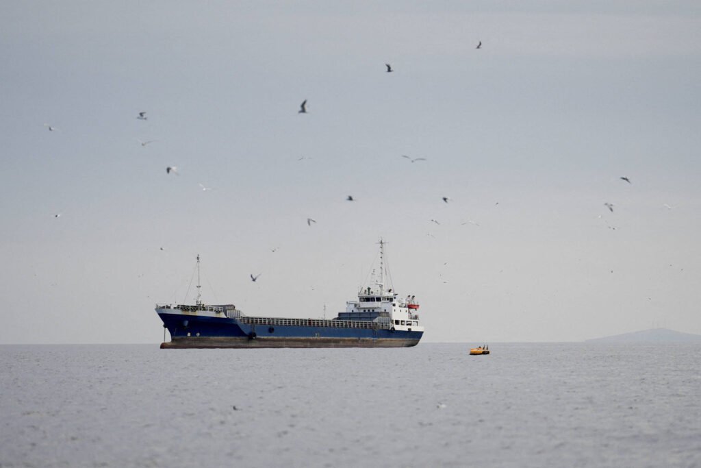 Petróleo deve subir com fracasso do acordo entre EUA e Irã - 12/04/2026 - Economia