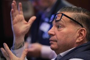 Você está enriquecendo ou apenas vendendo seu tempo? - 19/04/2026 - De Grão em Grão