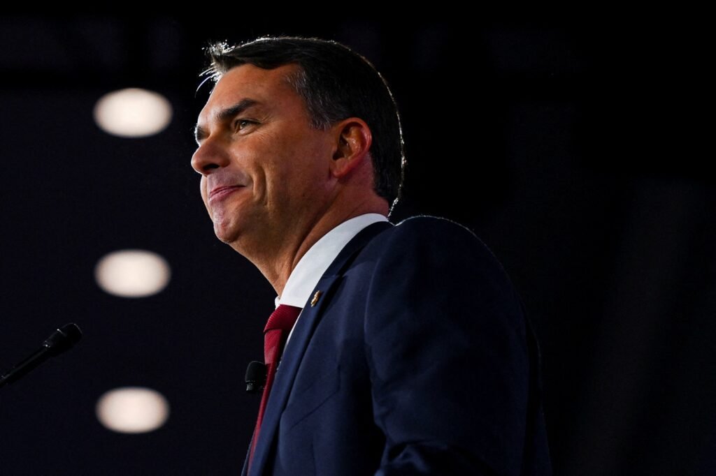 Lula abriu Brasil “como se fosse uma colônia chinesa”, diz Flávio ao Financial Times