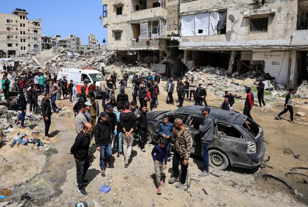 Ataque aéreo israelense mata pelo menos 10 pessoas perto de escola em Gaza