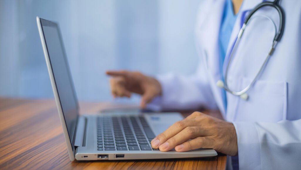 Uso de inteligência artificial no diagnóstico médico cresce e ganha regras no Brasil