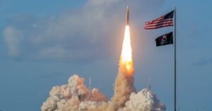 A trajetória da missão lunar Artemis II é uma façanha da engenharia