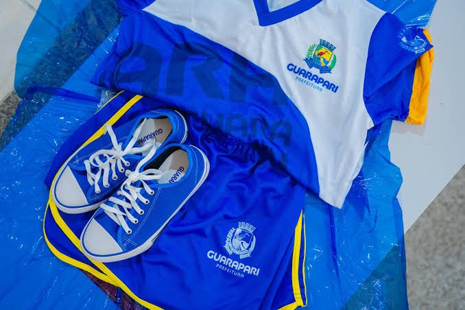 Educação inicia entrega de novos uniformes para alunos em Guarapari