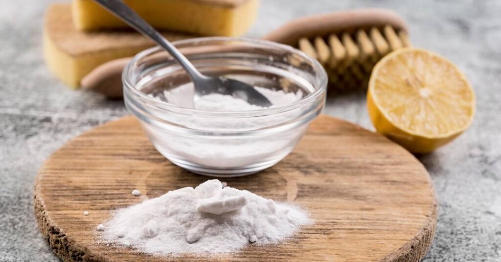 Mitos e verdades da limpeza: bicarbonato e limão funcionam mesmo?