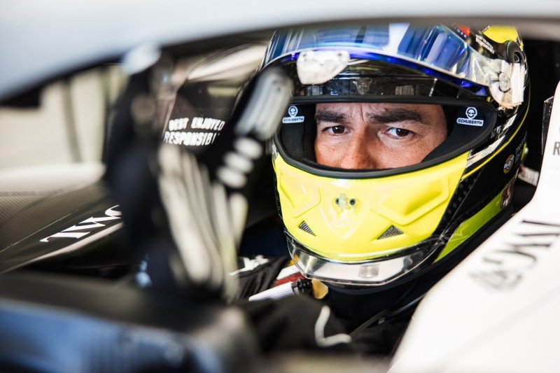 Pérez relembra quando precisou fazer xixi no carro