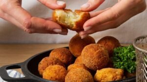Como fazer bolinha de queijo perfeita igual de festa